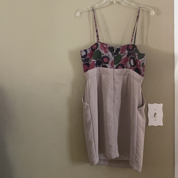 Floral Mini - Picture 2 of 3